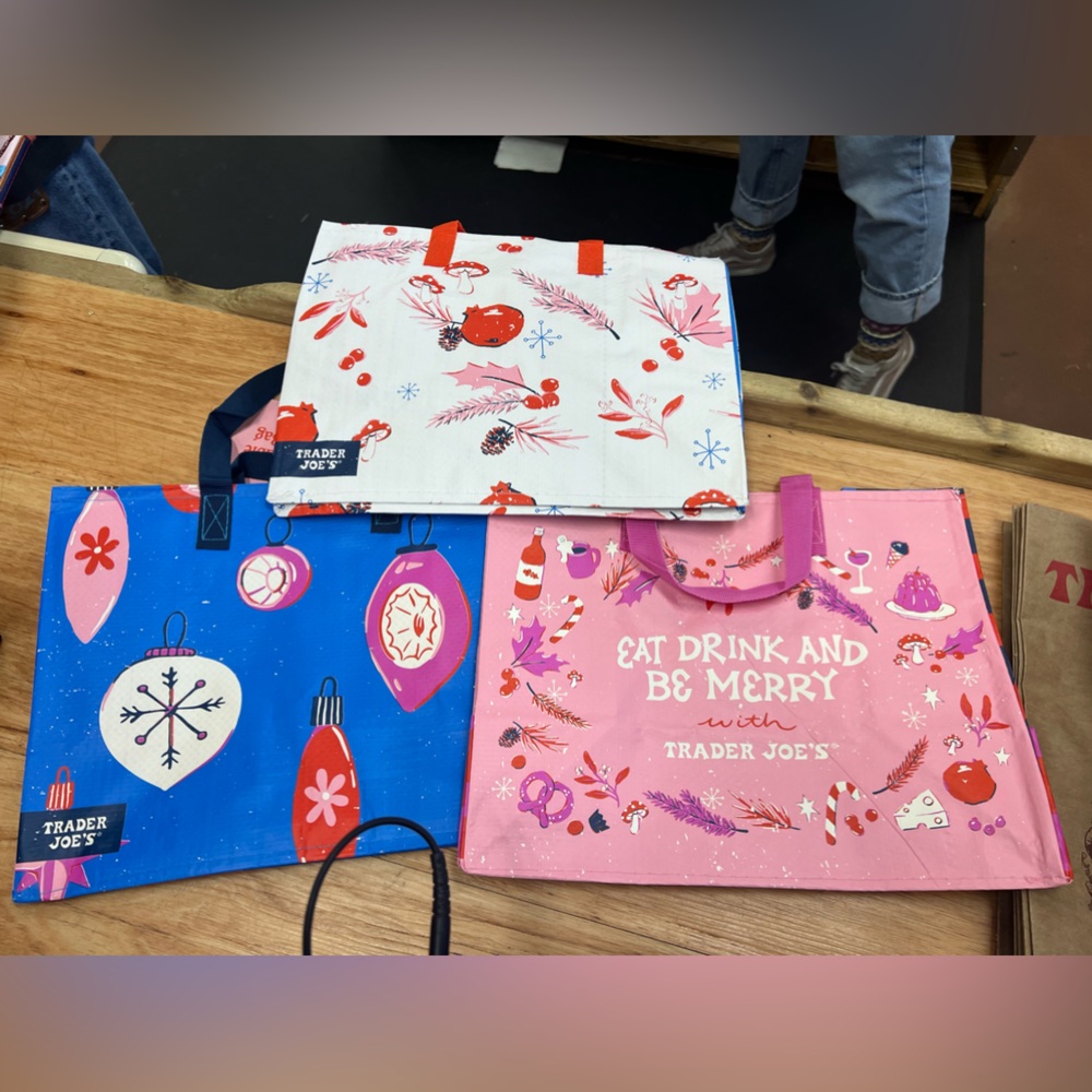NEW! Trader Joe gift bags set of 3 holiday 2024